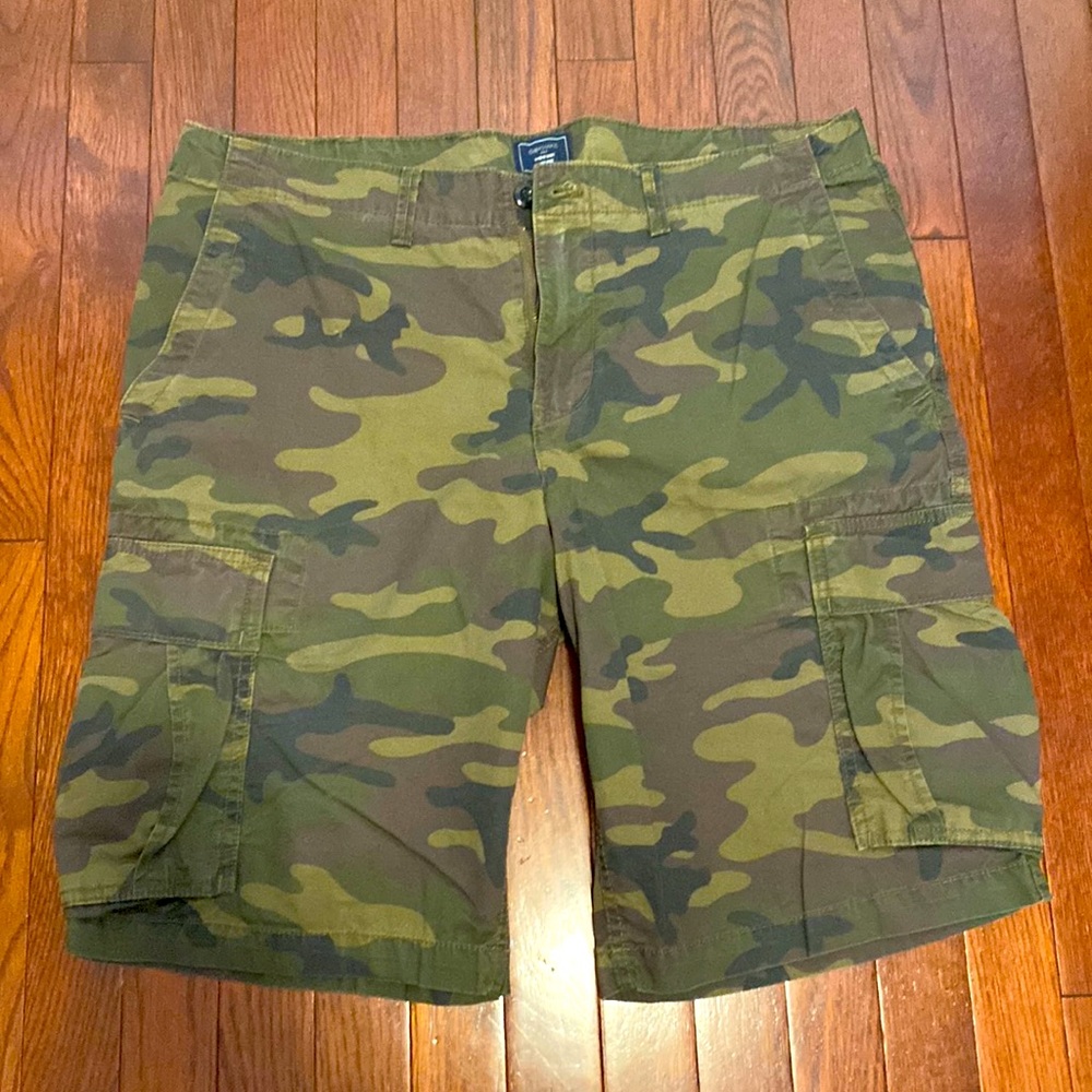 11” Gap shorts